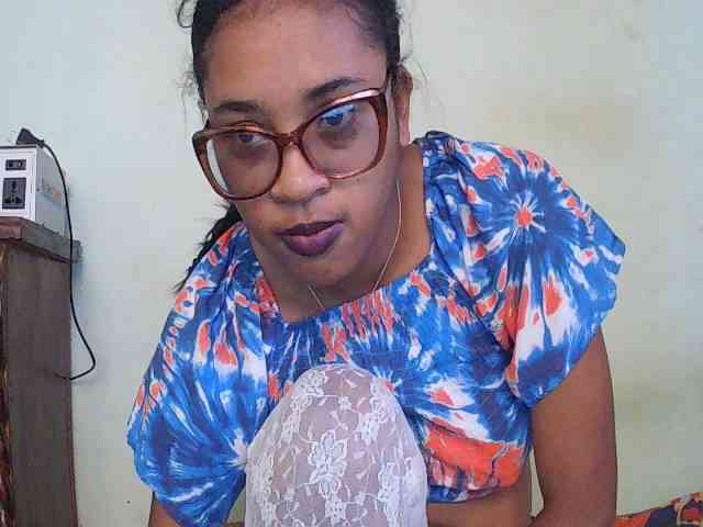 TriciaBella webcam