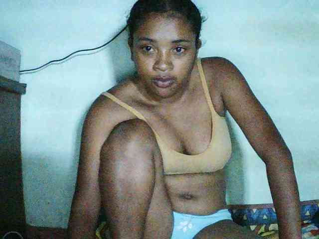 TriciaBella webcam