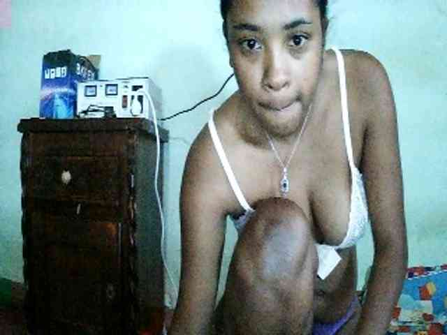TriciaBella webcam