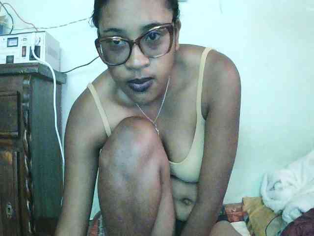 TriciaBella webcam