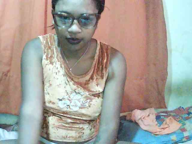 TriciaBella webcam