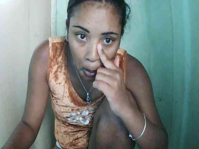 TriciaBella webcam