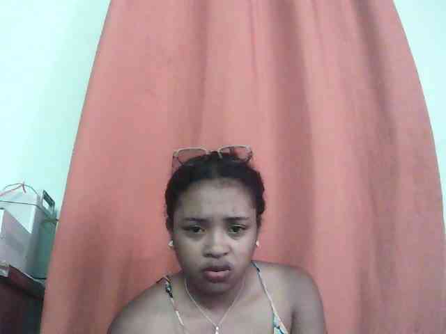 TriciaBella webcam