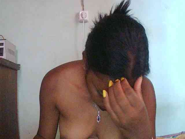 Model: TriciaBella