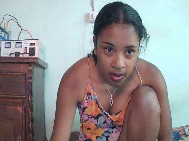 TriciaBella webcam