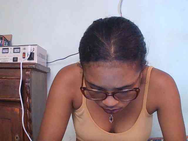 TriciaBella webcam