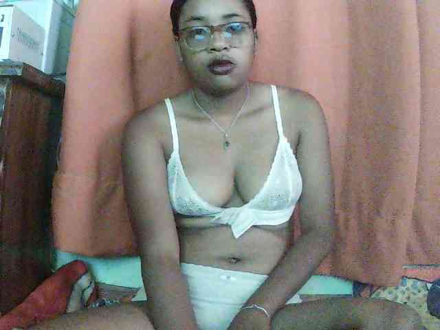 Modèle: TriciaBella