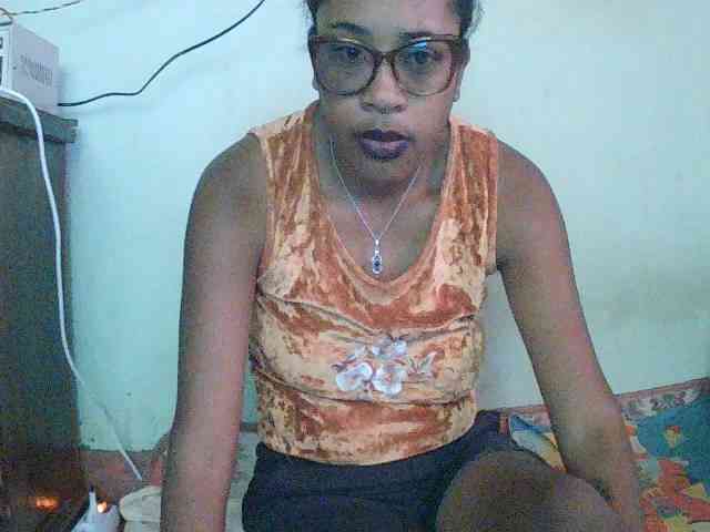 TriciaBella webcam