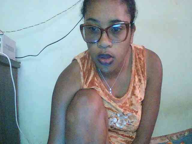TriciaBella webcam