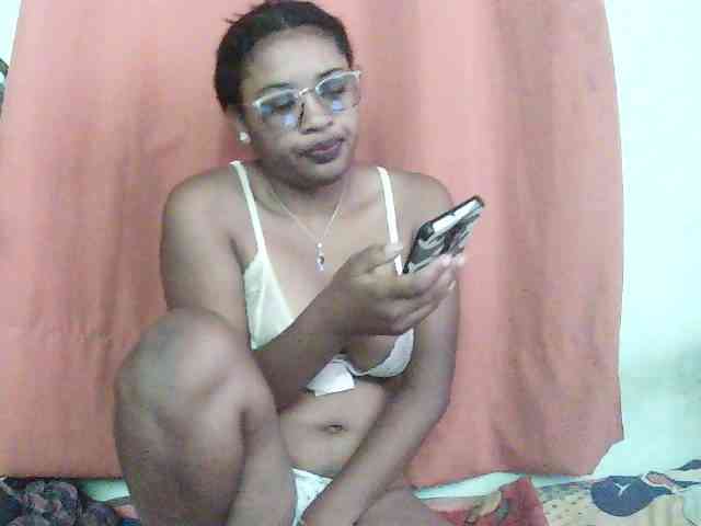 TriciaBella webcam