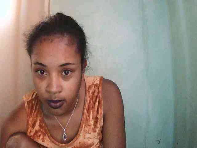 TriciaBella webcam