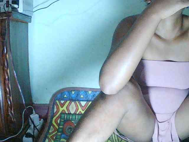 TriciaBella webcam