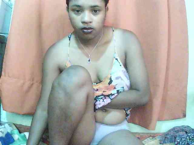 TriciaBella webcam