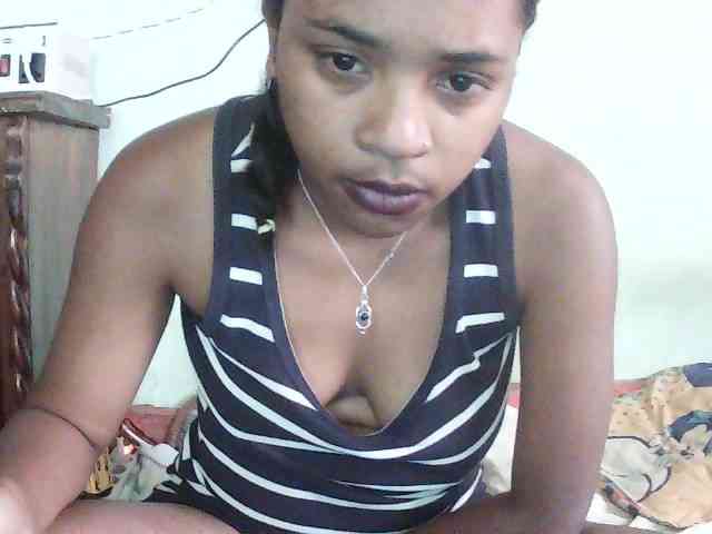 TriciaBella webcam