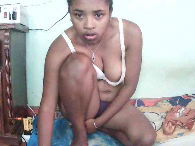 TriciaBella webcam
