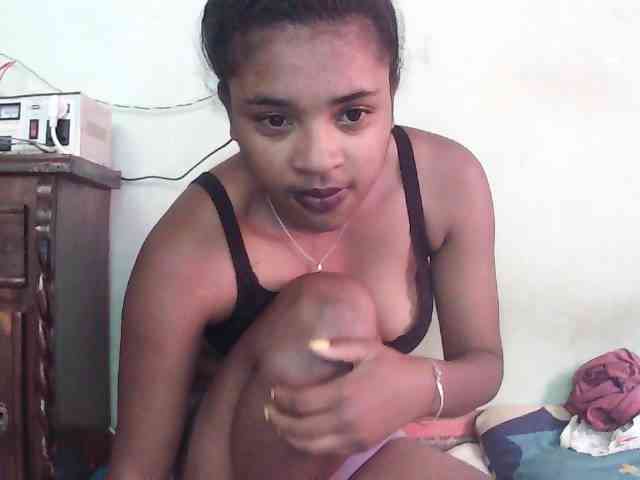 TriciaBella webcam