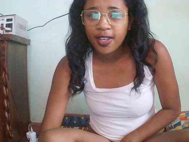 TriciaBella webcam
