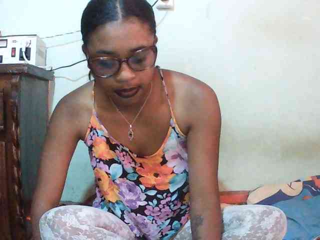 TriciaBella webcam
