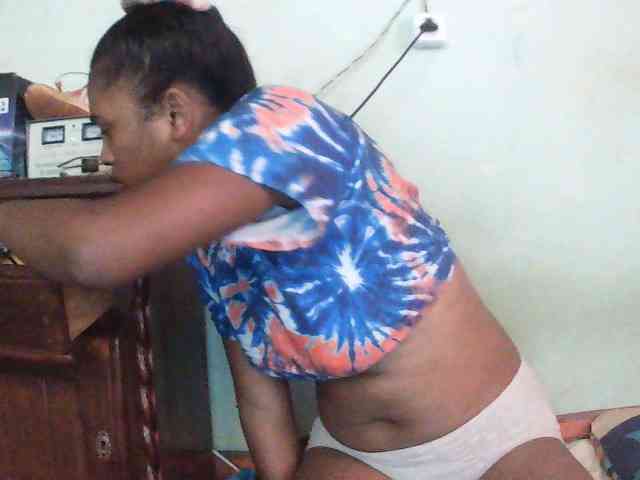 TriciaBella webcam