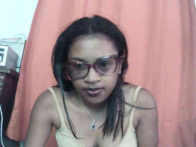 TriciaBella webcam