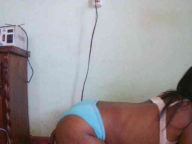 TriciaBella webcam