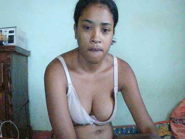 TriciaBella webcam