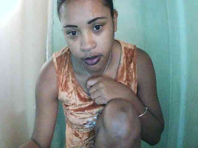 TriciaBella webcam
