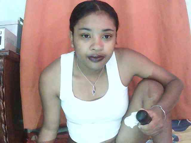 TriciaBella webcam