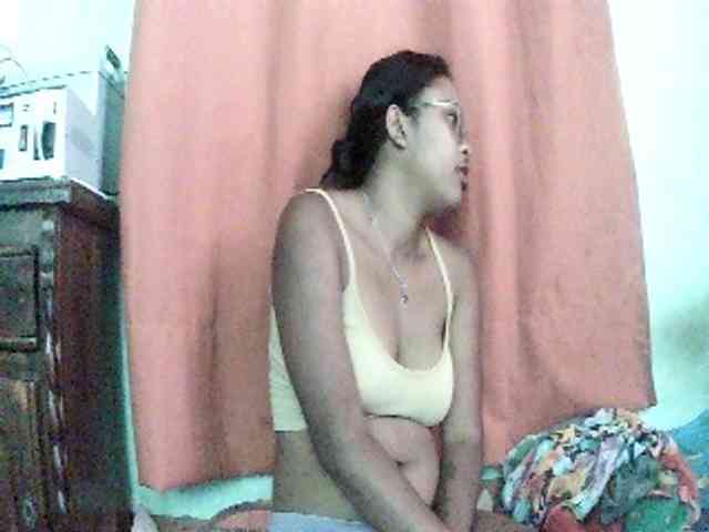 TriciaBella webcam