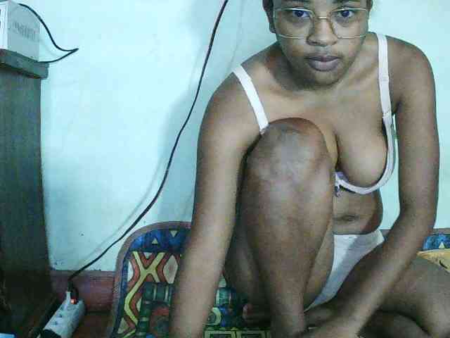 TriciaBella webcam