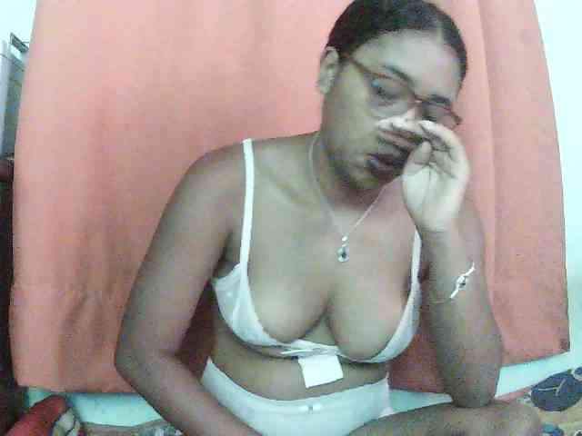 Modèle: TriciaBella