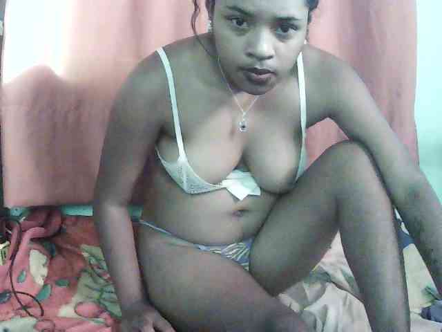 TriciaBella webcam