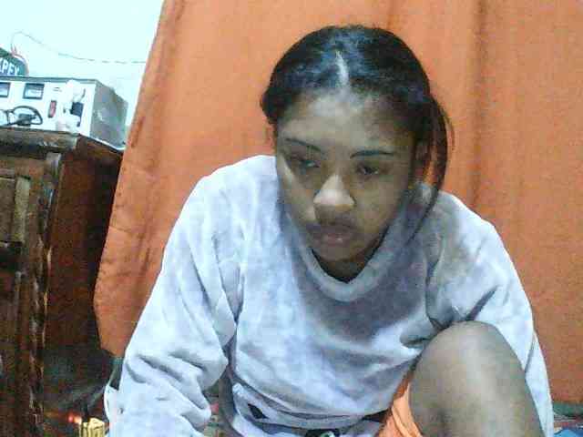 TriciaBella webcam