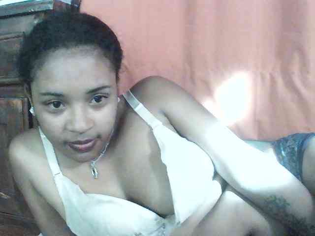 TriciaBella webcam