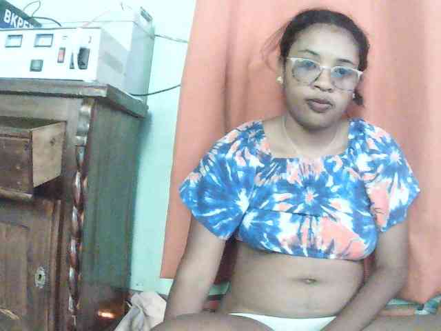 TriciaBella webcam