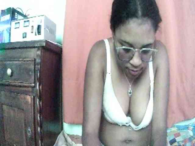 TriciaBella webcam