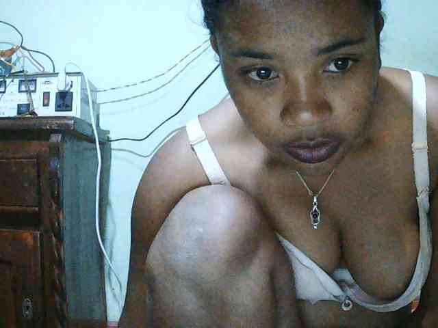 TriciaBella webcam