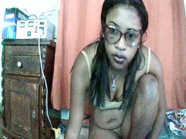 TriciaBella webcam