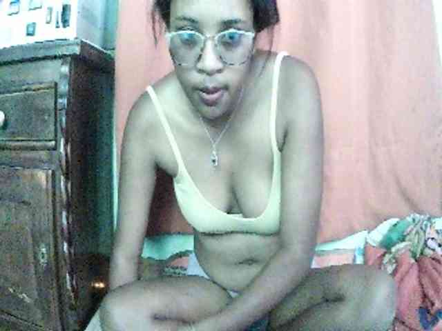 TriciaBella webcam