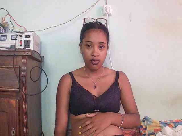 TriciaBella webcam