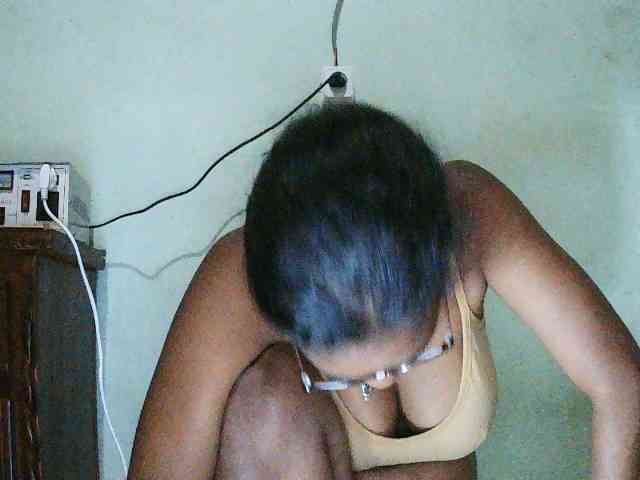 TriciaBella webcam