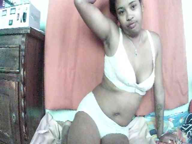 TriciaBella webcam
