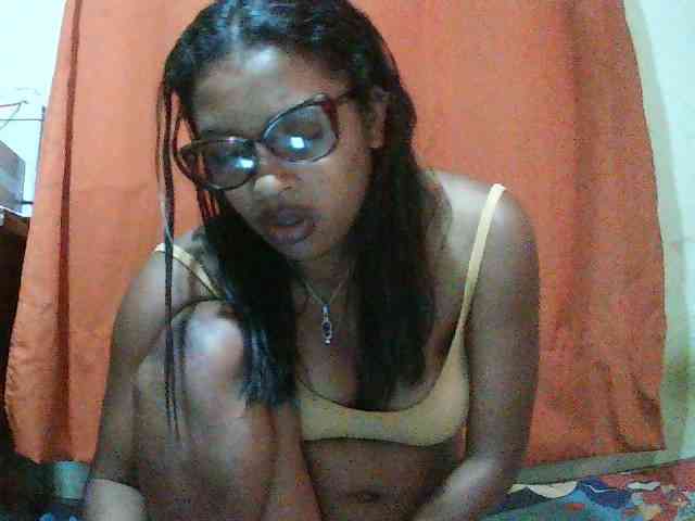 TriciaBella webcam