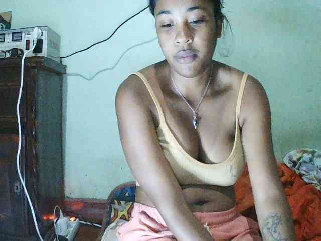 TriciaBella webcam