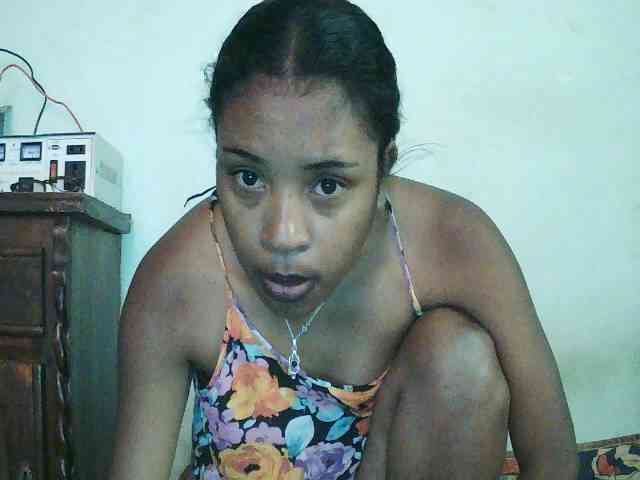 TriciaBella webcam