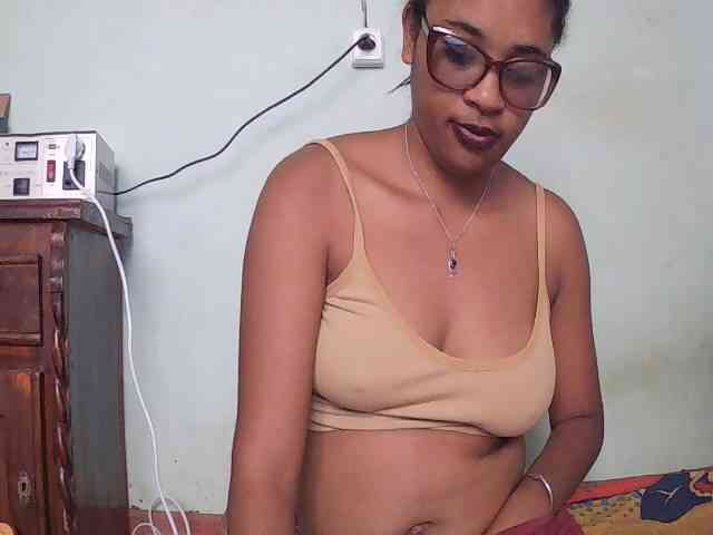 TriciaBella webcam