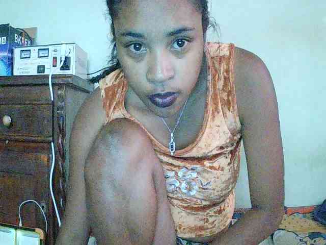 TriciaBella webcam