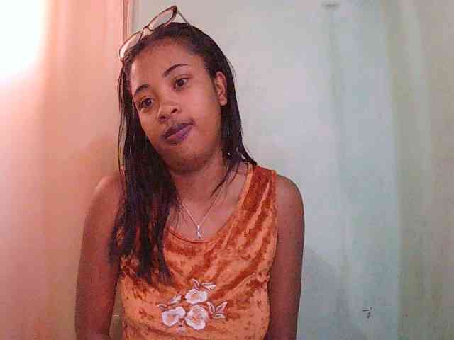TriciaBella webcam