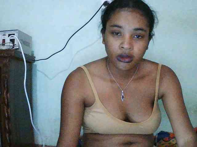 TriciaBella webcam