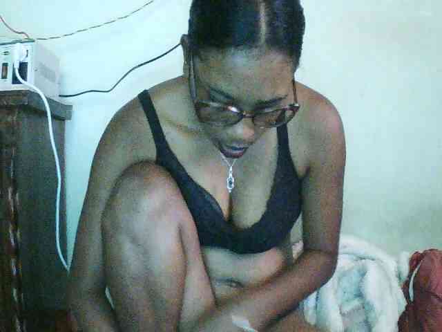 TriciaBella webcam
